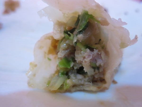 味達の餃子の断面の近影画像。