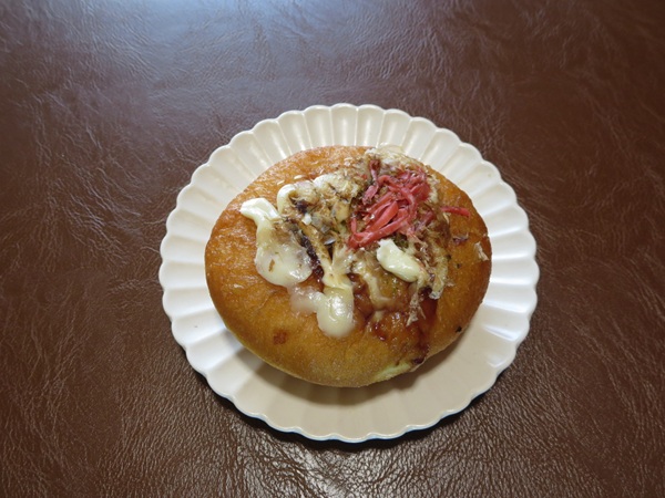 ルフランの焼きそばドーナツの全体画像。