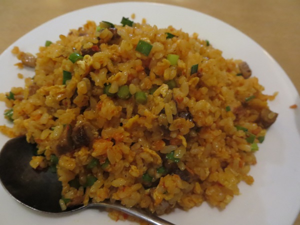 佳佳苑の四川風チャーハンの近影画像。