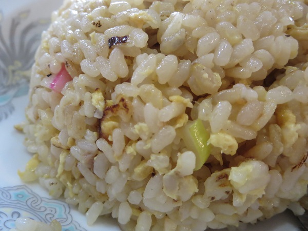 麺屋 龍華のチャーハンの別角度からの近影画像。