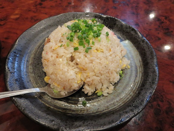 麺屋 丸吉の炒飯（チャーシュー）の近影画像。