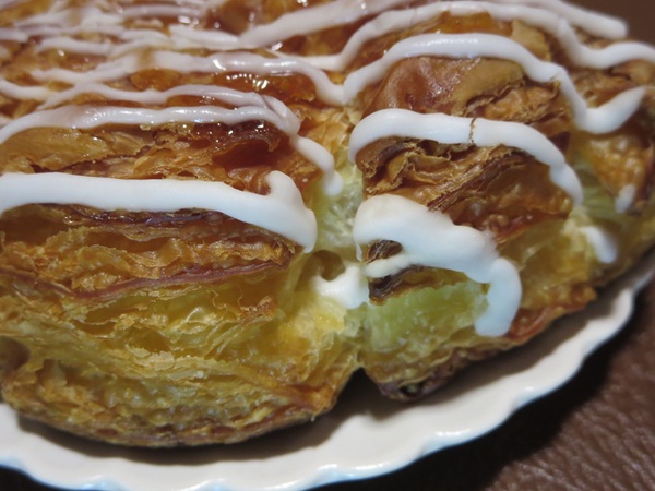 BAKERY 1960のリンゴスターの別角度からの近影画像。