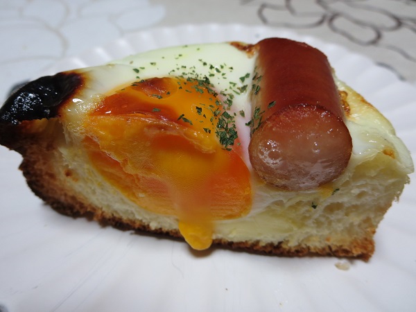 麻布十番モンタボーのケランパン・フランクのトースト後の近影画像。
