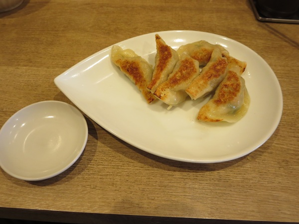 中華洋食食堂 あゆたの餃子の全体画像。