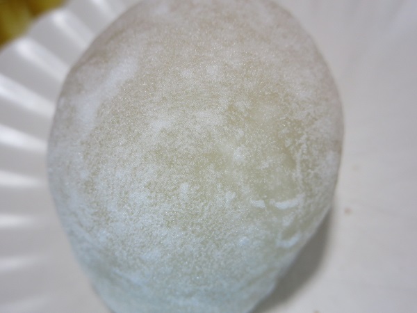御菓子処袖ヶ浦の梅大福の近影画像。