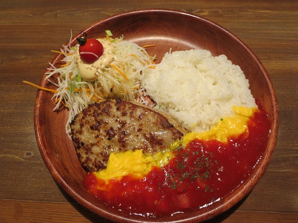 びっくりドンキーの角切りトマトのオムバーグディッシュの全体画像。