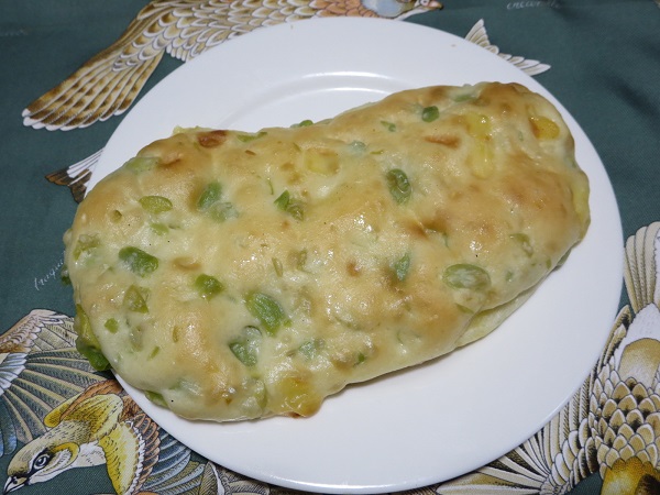 石窯パン工房 ル・マタンの枝豆チーズの近影画像。