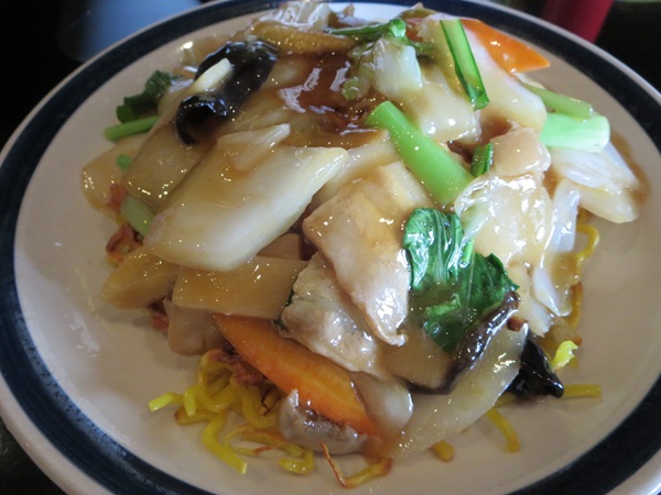 中国料理 福星軒の五目あんかけ焼きそばの近影画像。
