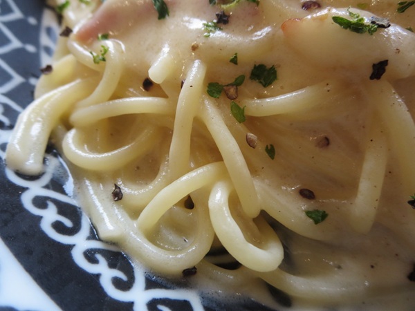 パステルイタリアーナのパステルカルボナーラの麺の近影画像