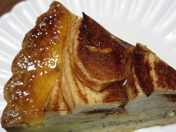 ケーキハウス チューリップのりんごのタルト(アップ、別角度からの近影画像。