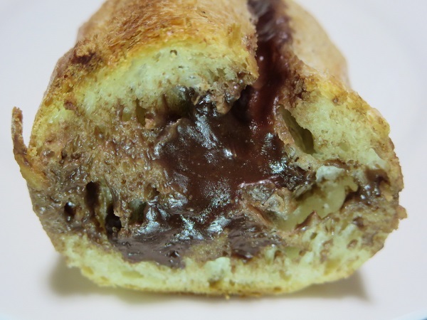 Tiny Bakery トイットのチョコフランスのトースト後の断面の近影画像。