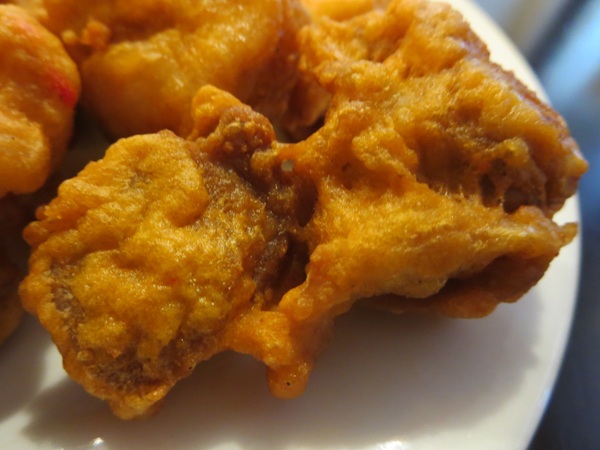 タージ・マハルの鶏の唐揚げの近影画像。
