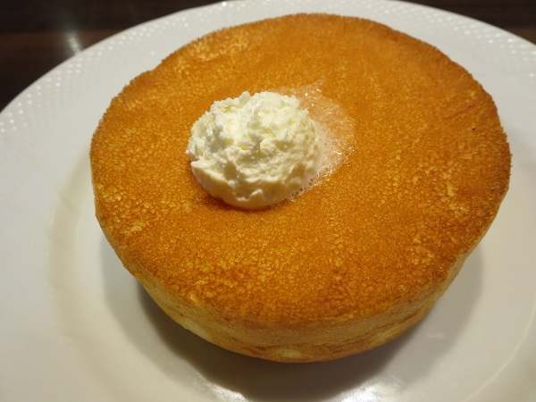 星野珈琲店（スフレパンケーキ つぶあん＆ホイップ）