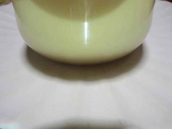 パティスリー CoharuのCoharuプリンの底のカラメルの画像。