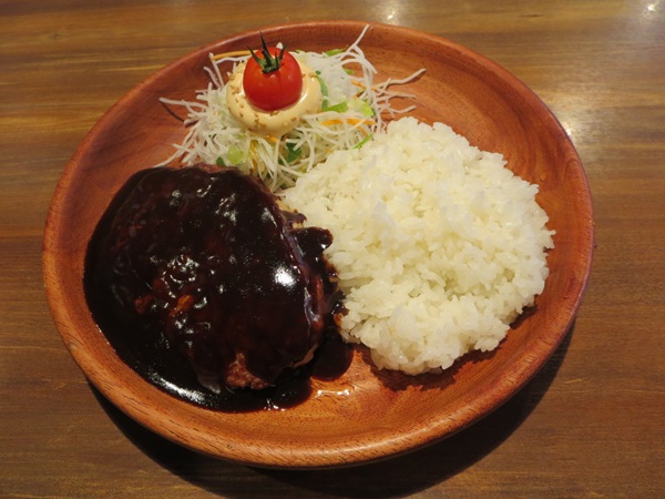 びっくりドンキーの黒デミバーグディッシュの全体画像。