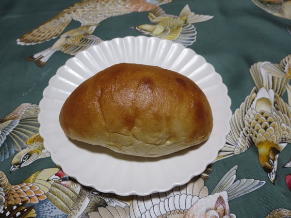BundBakeryのクリームパンの全体画像。