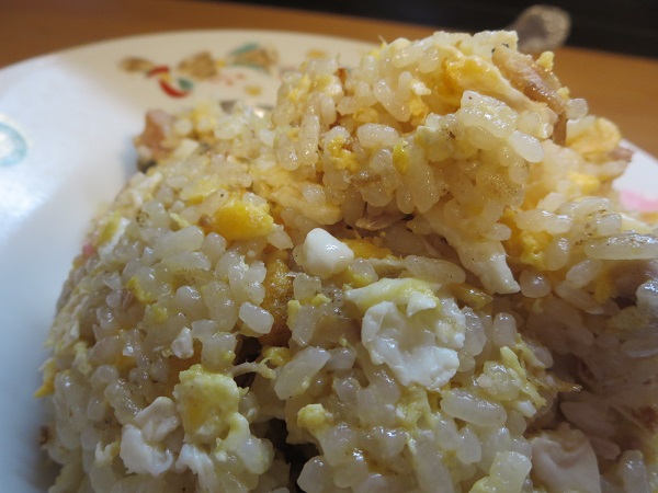 来々軒のチャーハンの別角度からの近影画像。