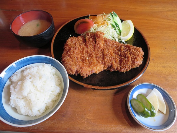 とんかつ とん丸（特ロース定食）