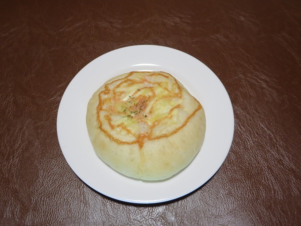 マロンドの明太もちチーズの全体画像。