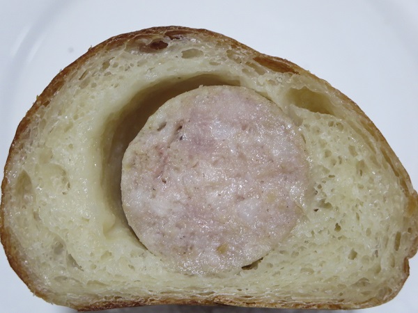 コナノスミカのフランクロールの断面の近影写真。