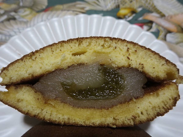 餅萬のうめ浜の月の断面の近影画像。