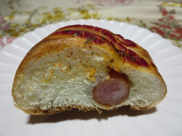あんですのぐるぐるソーセージのトースト後の近影画像。