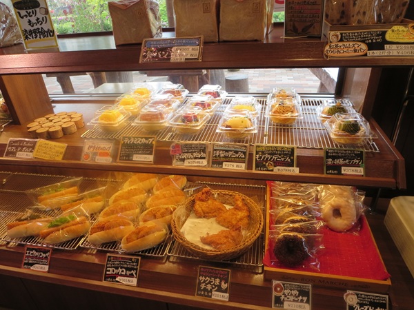 Boulangerie MASSAの店内。