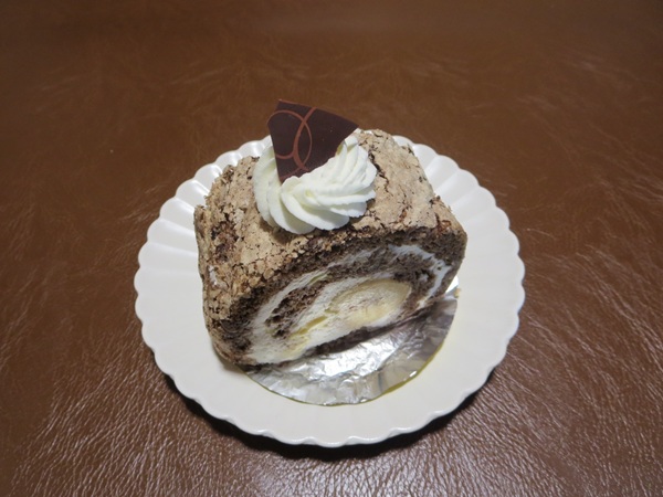 手作り菓子工房 うふのバナナロールの全体画像。