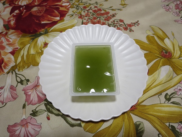 御菓子処扇屋の梅ゼリーの全体画像。