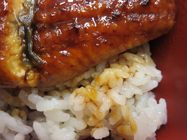 杵屋のうな重のご飯の近影画像。