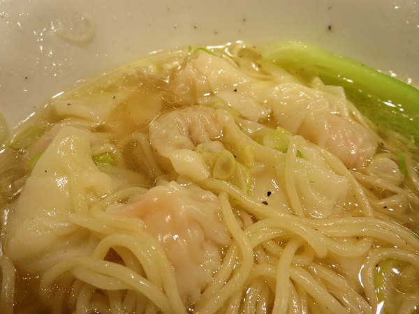 横浜家系ラーメン希家（えびワンタン麺）