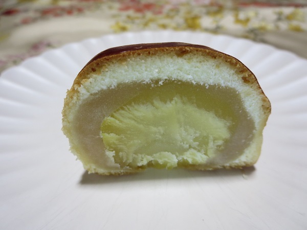 菓匠 ささやの大粒栗の断面の近影画像。