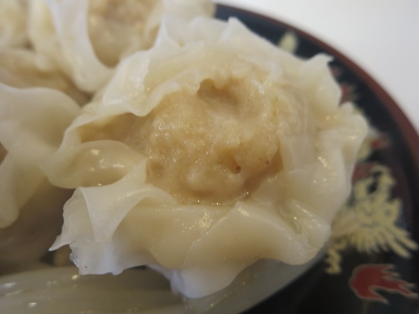 北海道らーめんみそ熊の黒豚焼売の近影画像。