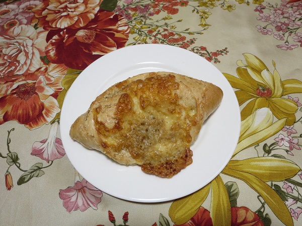 小さなパン屋 moitieのごまぱんの全体画像。