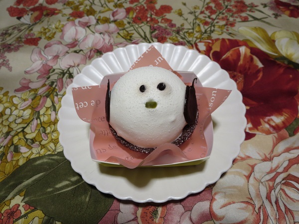 オランダ家の雪の妖精シマエナガちゃんの全体画像。