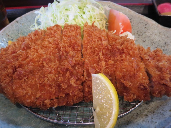 まこと家（特上ロースかつ定食）