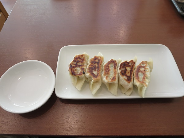 中華料理 TSUNAGIの自家製焼き野菜餃子の全体画像。