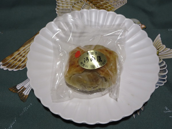 河内屋のマロンパイの全体画像。