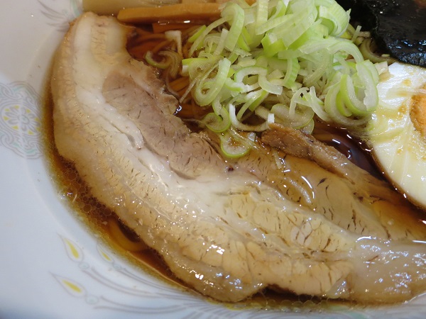 ゆきのラーメンの叉焼の近影画像。