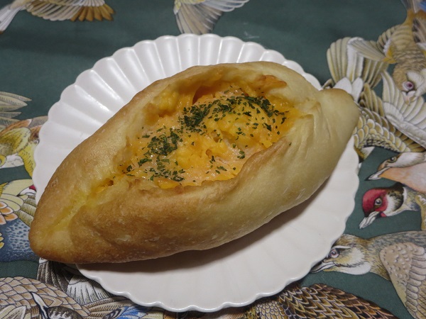 パン工房 ナララのガーリックチーズフランスの全体画像。