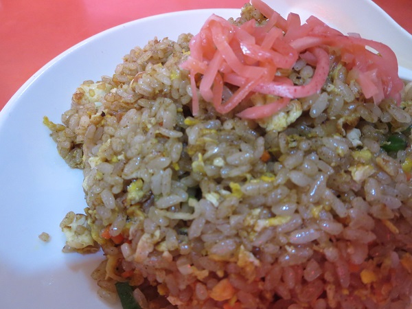 味達のカレーチャーハンの近影画像。