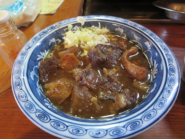 すの宮の牛すじの煮込みの近影画像。