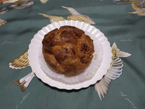 プティマリエのげんこつ型シュークリームの全体画像。