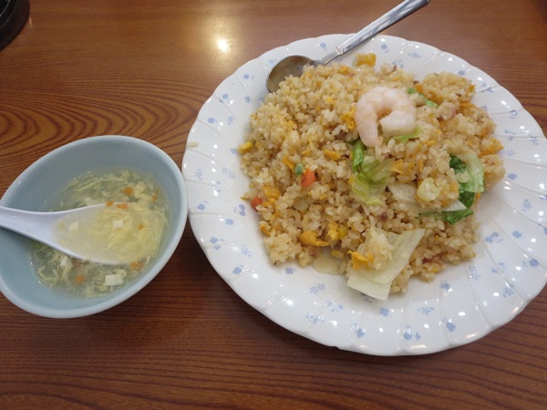 チャイナ厨房の香港チャーハンの全体画像。
