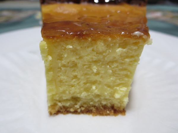 マヤラベイユの焼きチーズケーキの断面の近影画像。