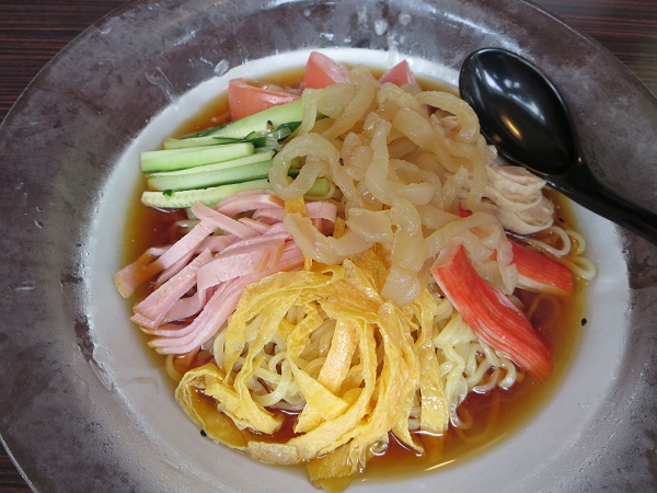 香源のホイコーロー丼の近影画像。