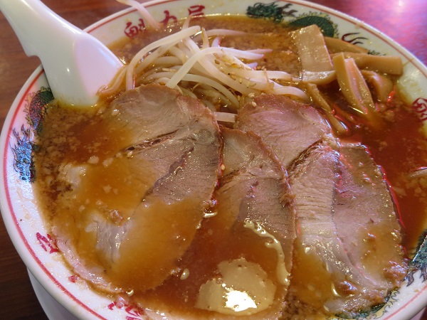 京都北白川ラーメン 魁力屋のみそラーメンの近影画像。