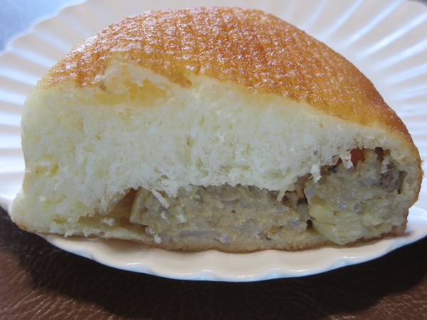 ルフランのピロシキの断面の近影画像。
