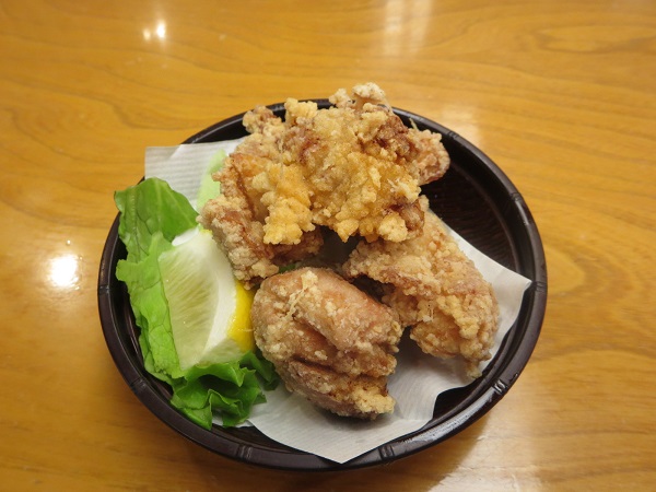 南房総やまと寿司の鶏のから揚げの全体画像。