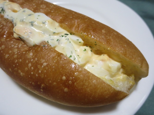 Tiny Bakery トイットのたまごサンドの近影画像。
